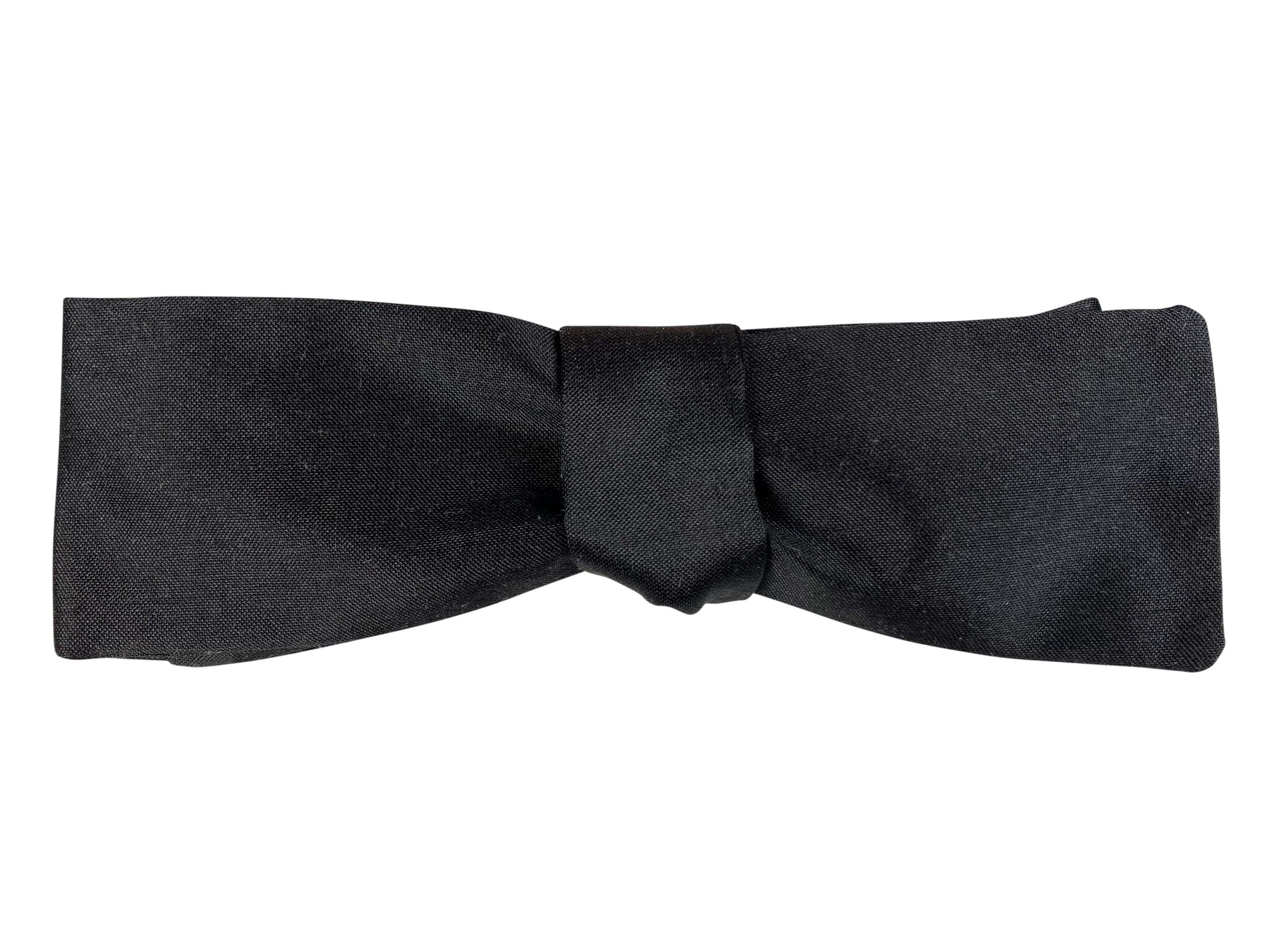 Black silk fitted one piece non adjustable narrow bat self tie bow tie